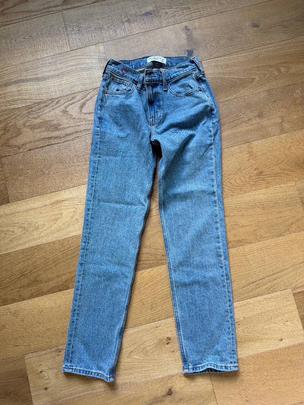 Abercrombie Mid Rise 90’s Straight 24S